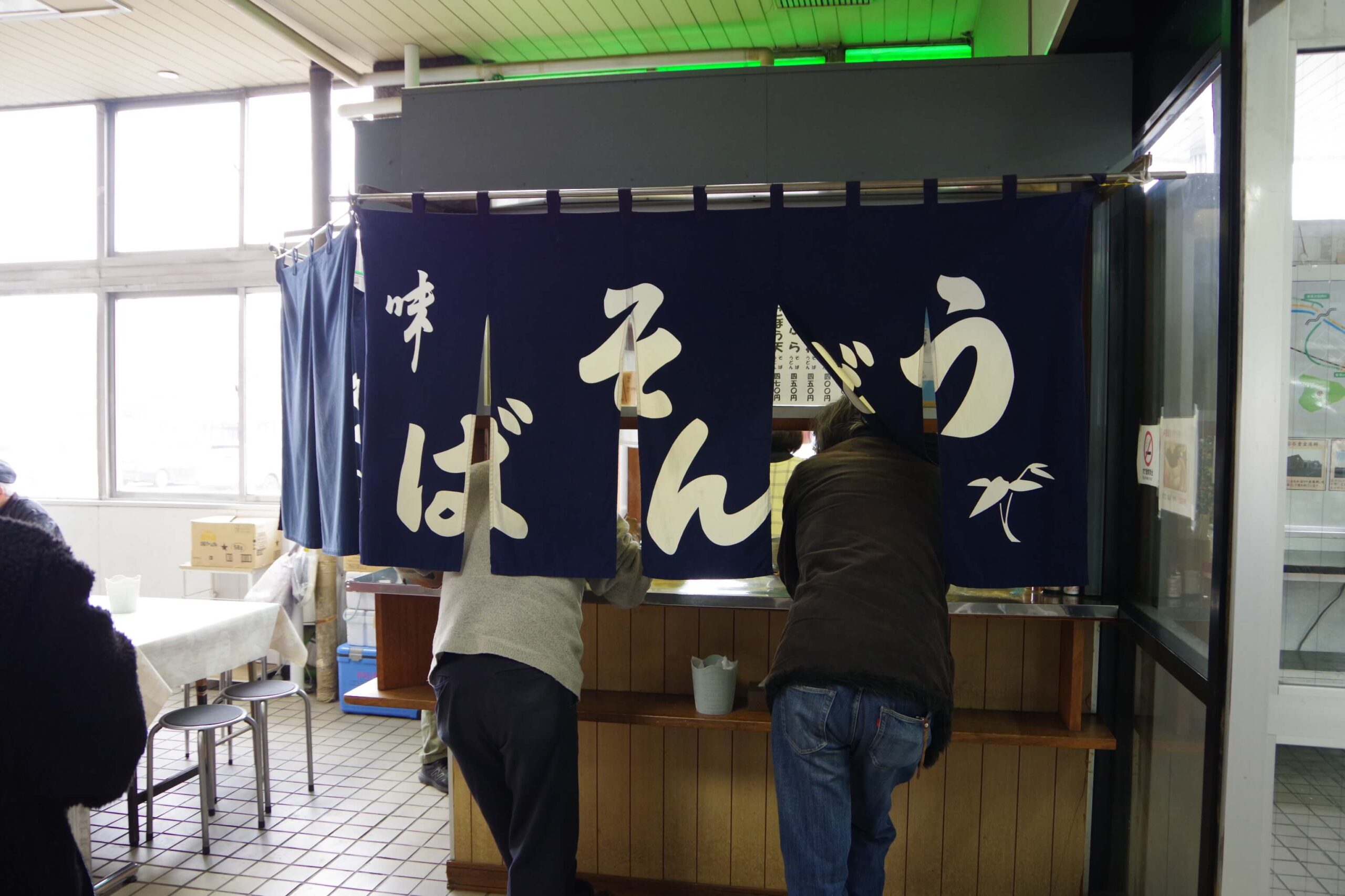 立ち食いそば店舗