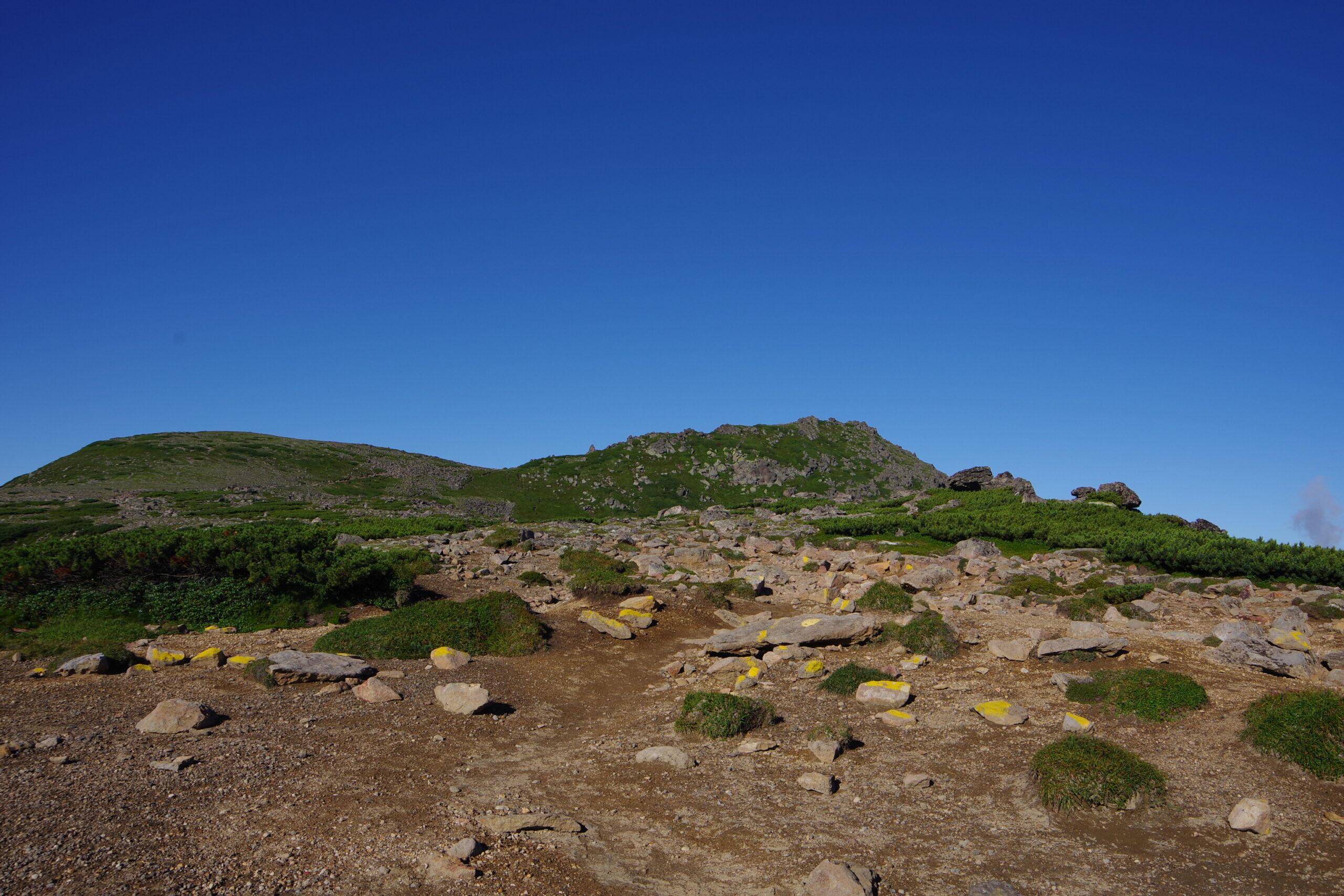 白雲岳方面を望む