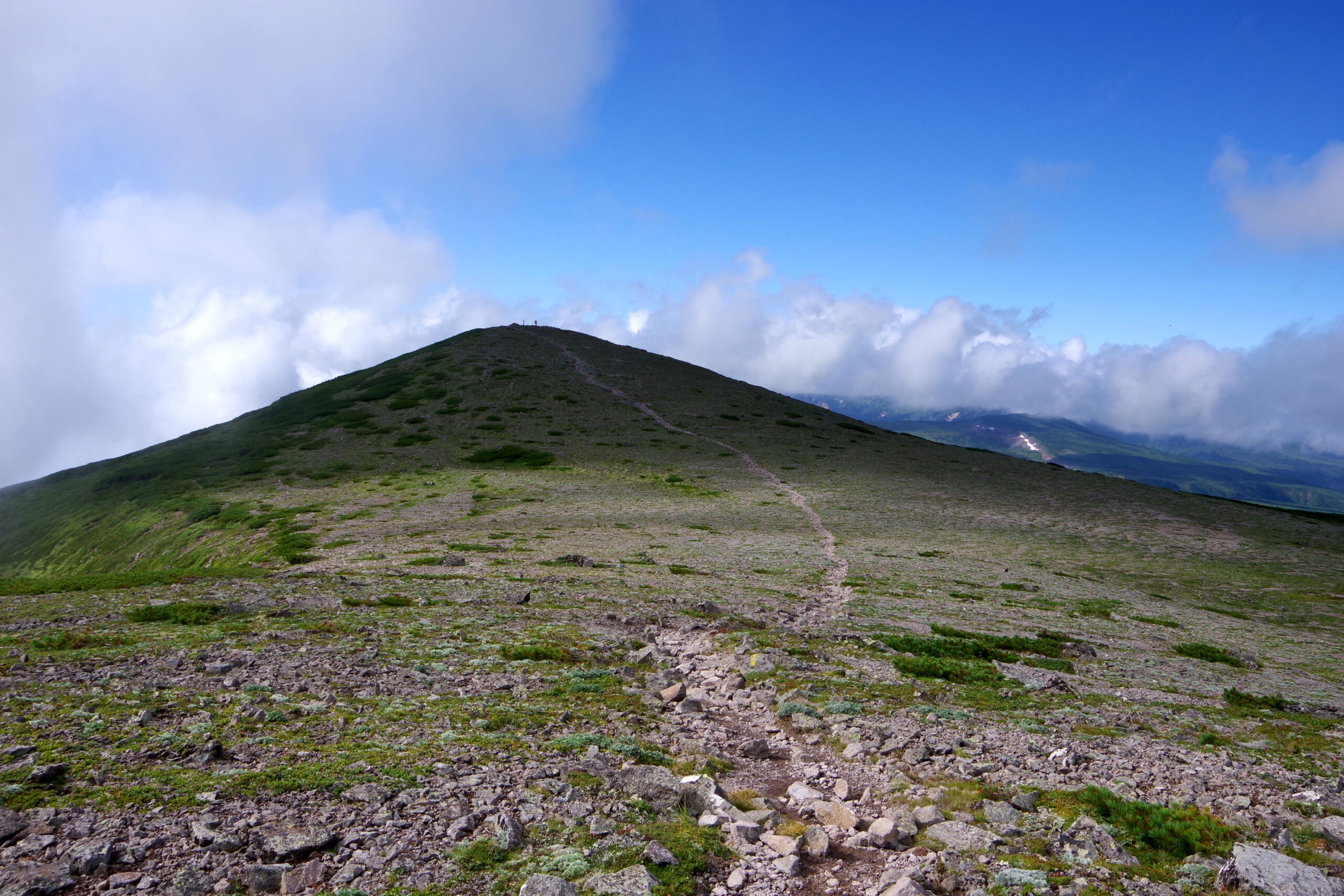 緑岳を望む